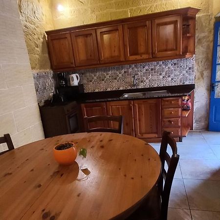 Villa Ta Lucia Farmhouse With Private Pool And Bbq à Santa Luċija Extérieur photo