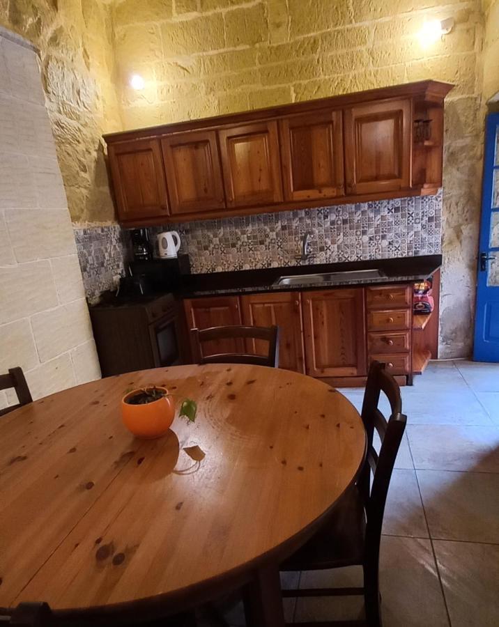 Villa Ta Lucia Farmhouse With Private Pool And Bbq à Santa Luċija Extérieur photo