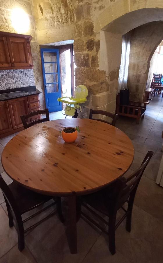 Villa Ta Lucia Farmhouse With Private Pool And Bbq à Santa Luċija Extérieur photo