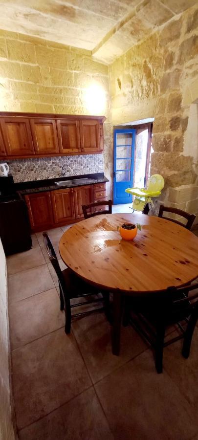 Villa Ta Lucia Farmhouse With Private Pool And Bbq à Santa Luċija Extérieur photo